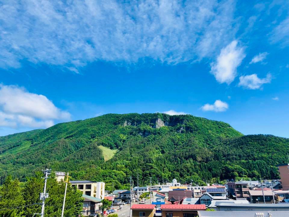 夏の宇麗羅山