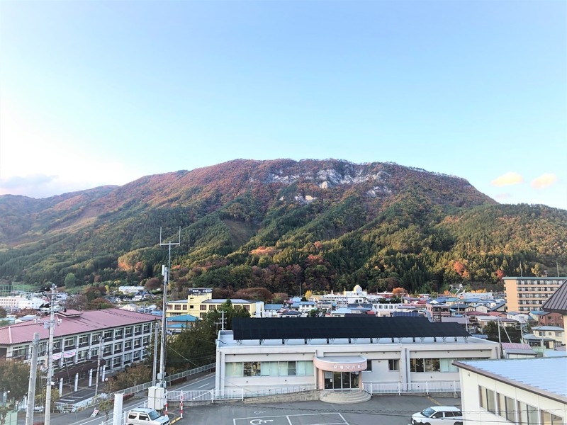 秋の宇麗羅山