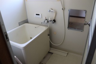 2F 浴室