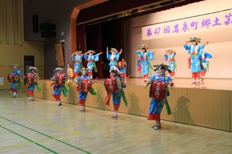 見事な太鼓さばきと舞いを披露した向町さんさ踊り!